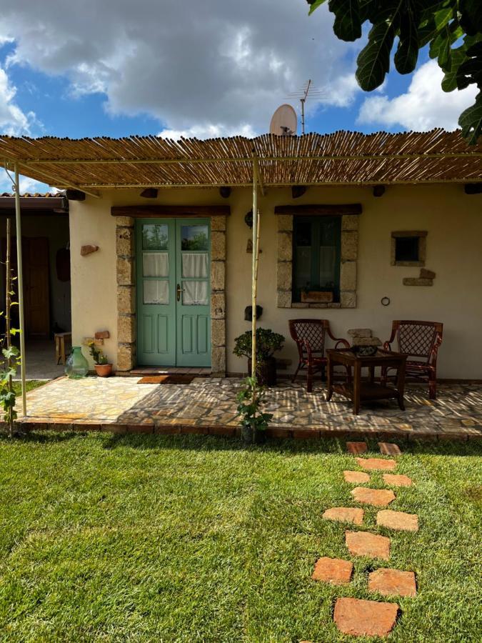 Graziosa Stanza Campidanese Su Segundu Guest House Ористано Екстериор снимка